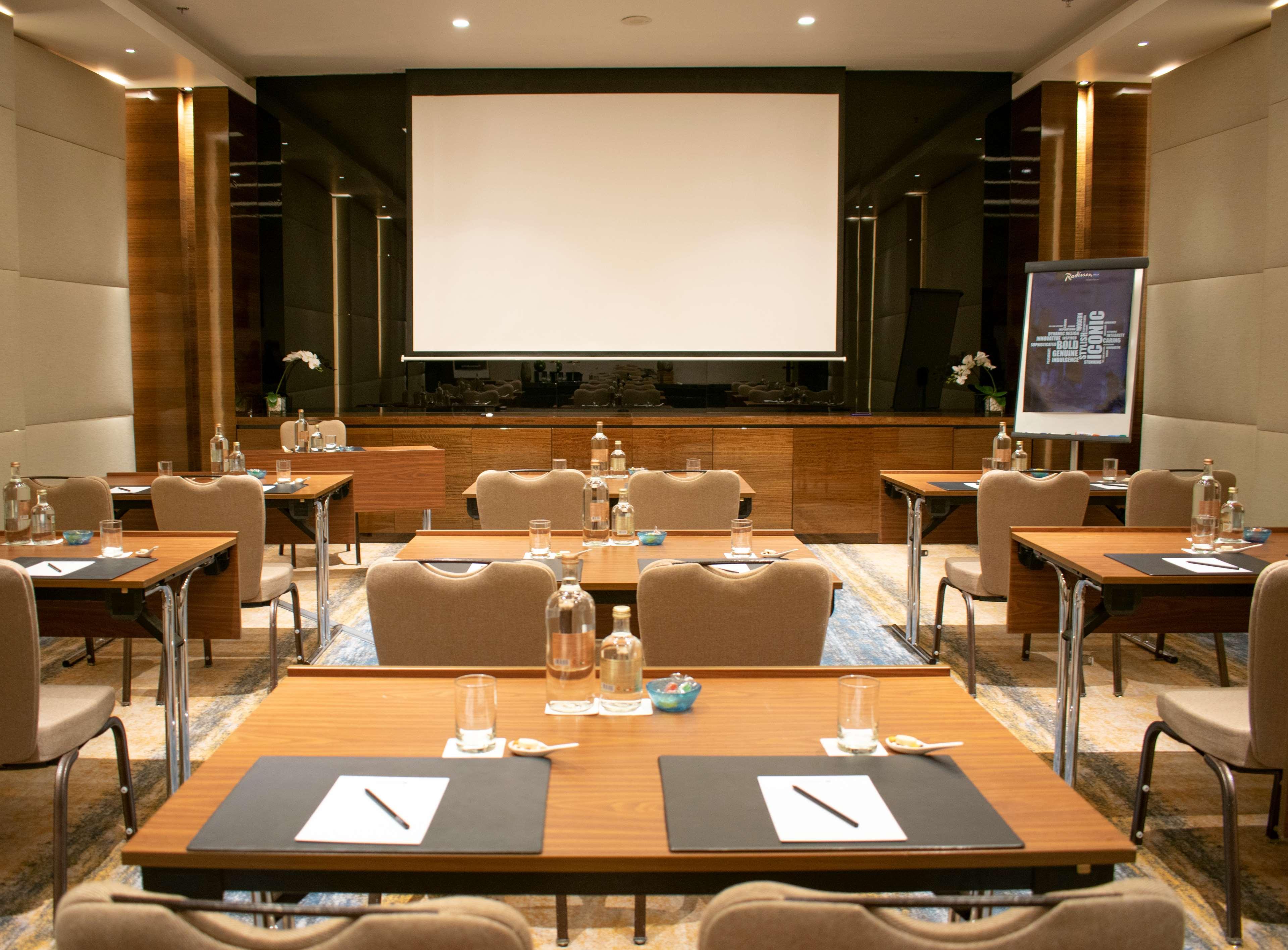 Radisson Blu Hotel, Ajman Eksteriør bilde Meeting room