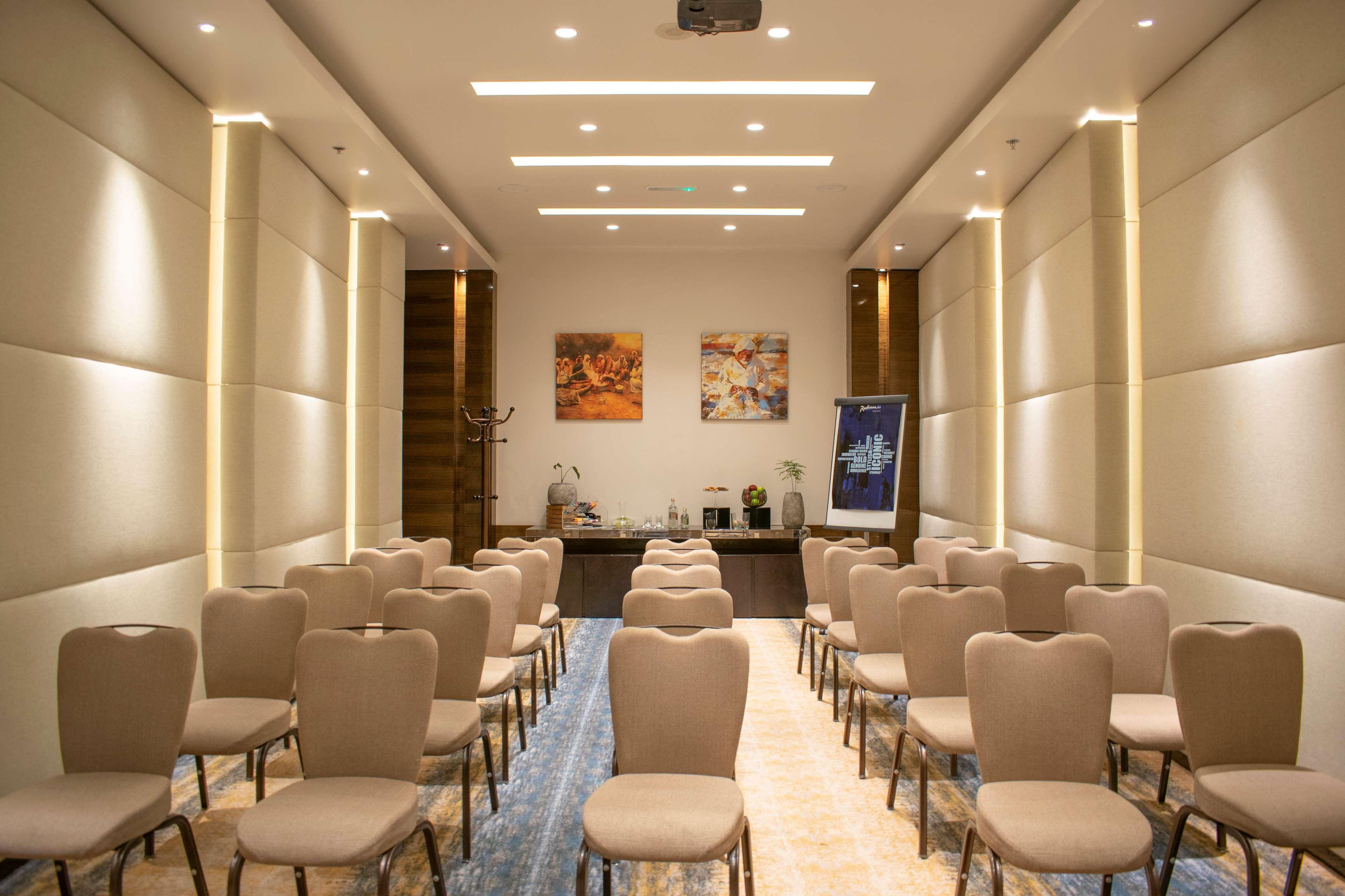 Radisson Blu Hotel, Ajman Eksteriør bilde Meeting room
