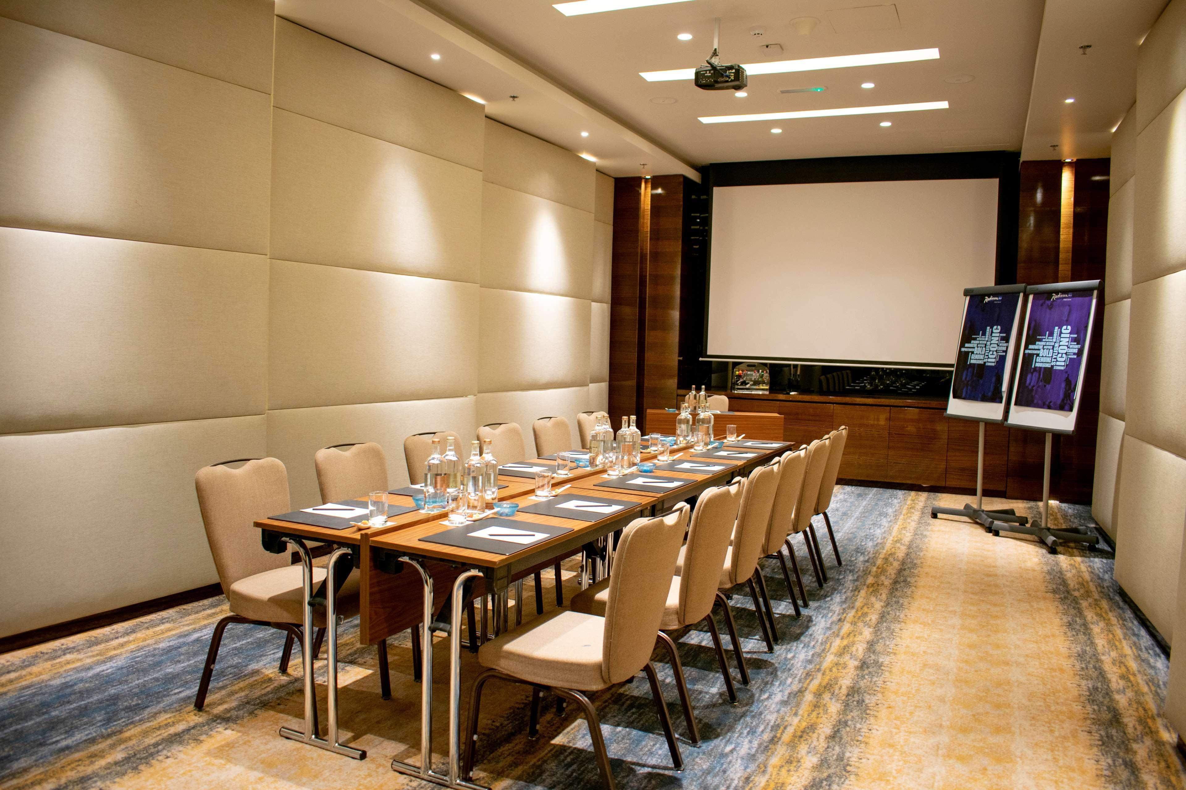 Radisson Blu Hotel, Ajman Eksteriør bilde Meeting room