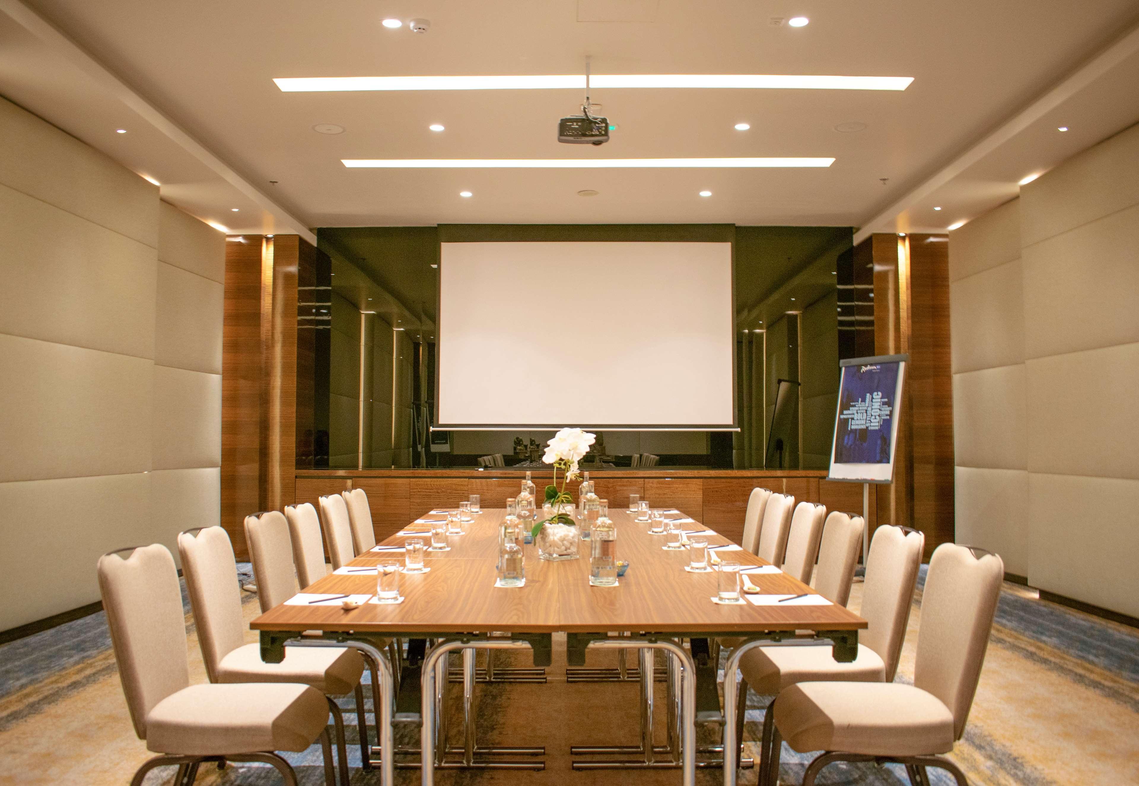 Radisson Blu Hotel, Ajman Eksteriør bilde Meeting room