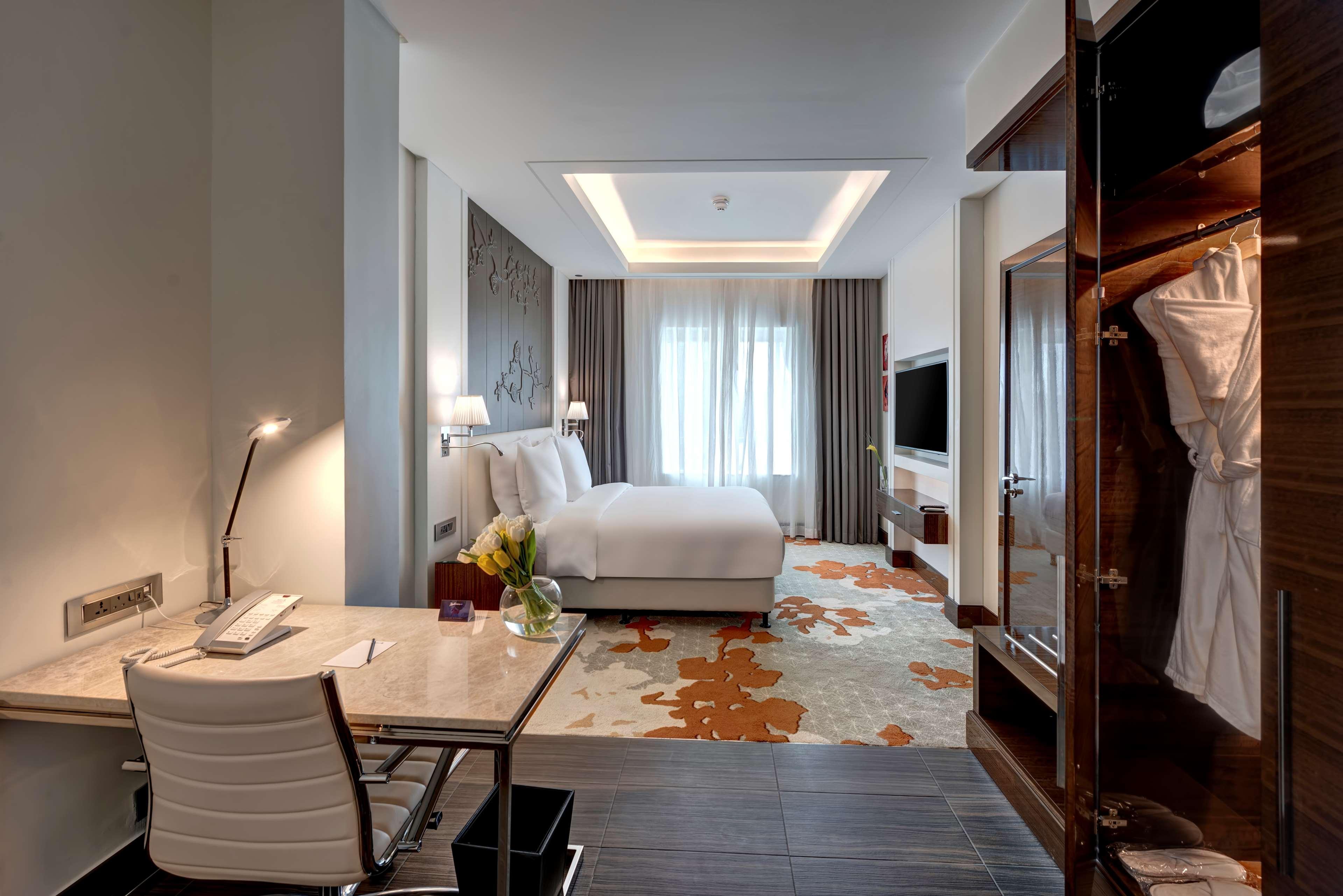Radisson Blu Hotel, Ajman Eksteriør bilde Deluxe Room